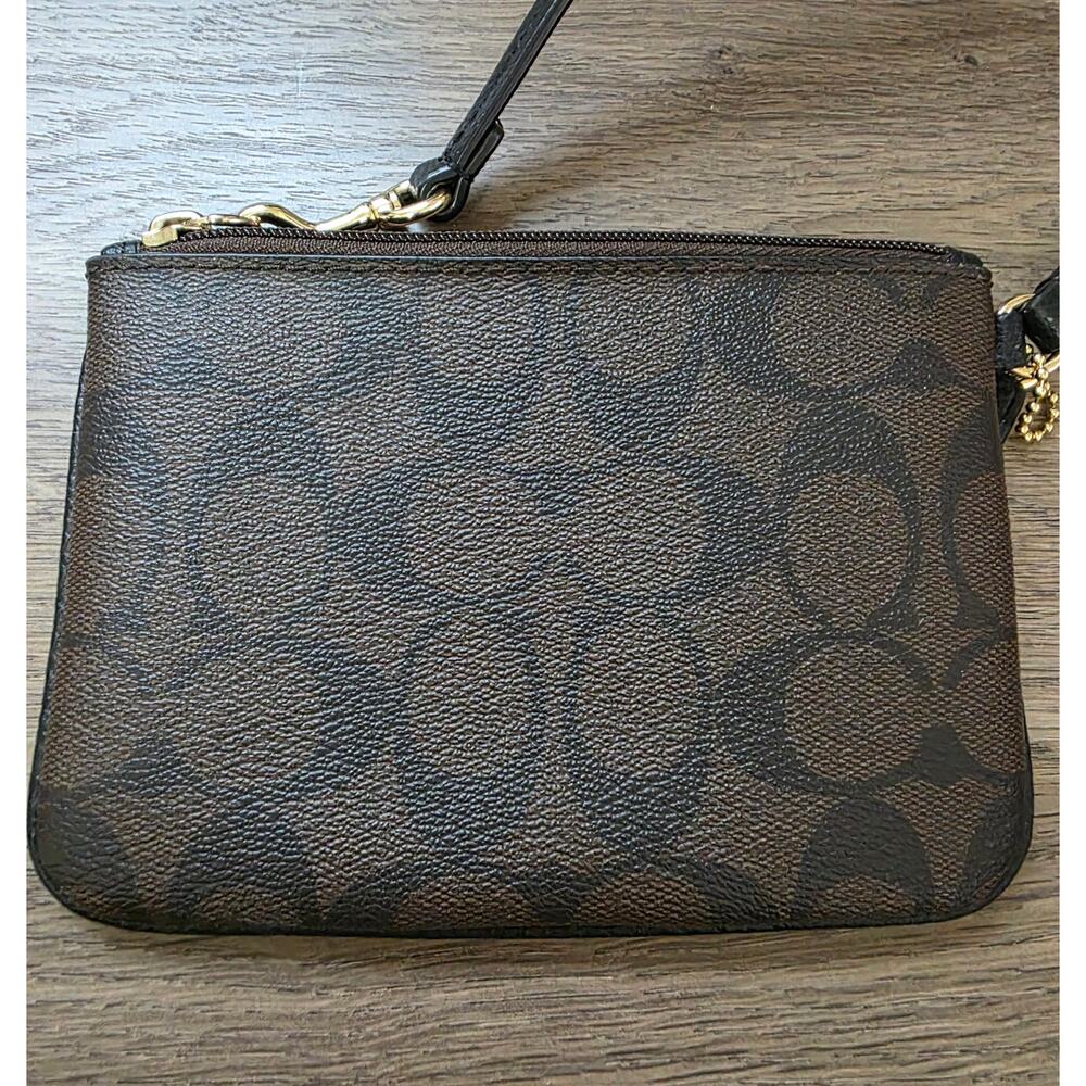 NEW Coach Corner Zip Wristlet in Signature Canvas - Picture 4 of 9